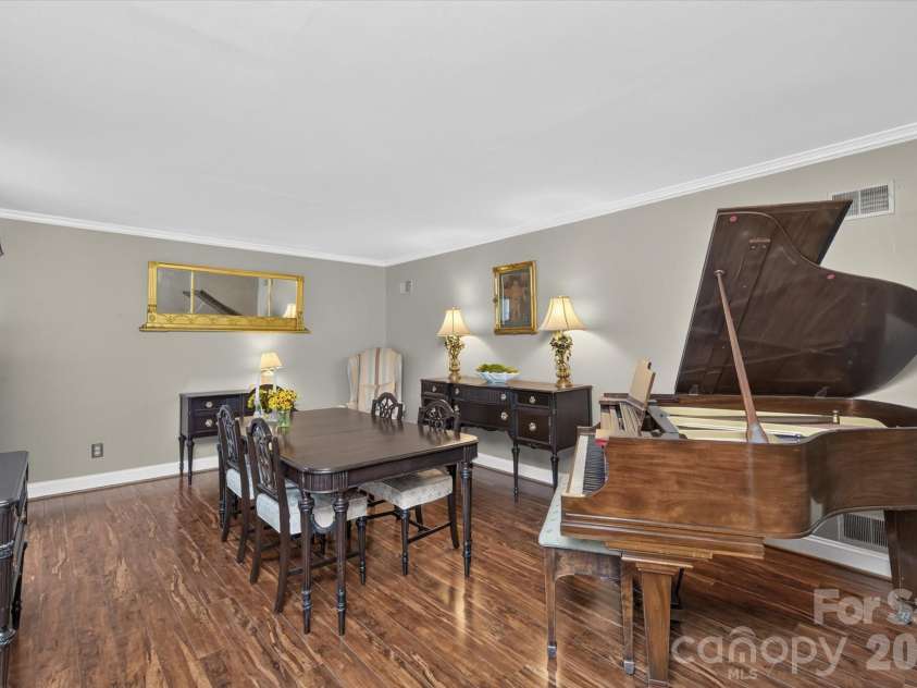 4419 Darventry Court, Charlotte, NC 28226.  MLS# CAR4403931, YatesRealty ID 43975. 