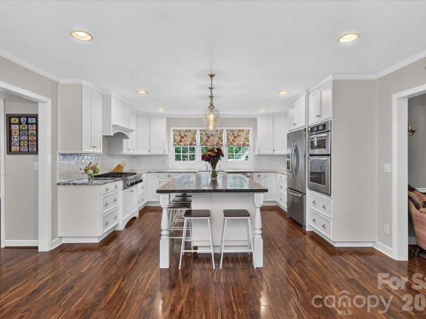 4419 Darventry Court, Charlotte, NC 28226.  MLS# CAR4403931, YatesRealty ID 43975. 