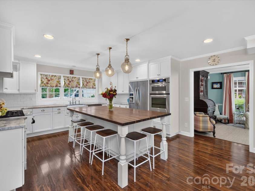 4419 Darventry Court, Charlotte, NC 28226.  MLS# CAR4403931, YatesRealty ID 43975. 