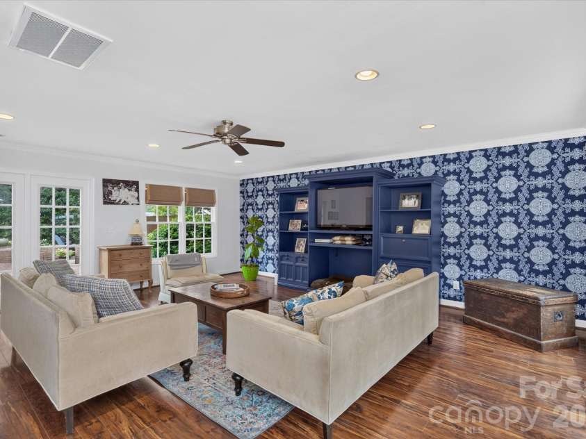 4419 Darventry Court, Charlotte, NC 28226.  MLS# CAR4403931, YatesRealty ID 43975. 