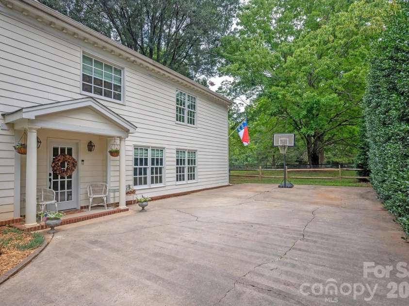 4419 Darventry Court, Charlotte, NC 28226.  MLS# CAR4403931, YatesRealty ID 43975. 
