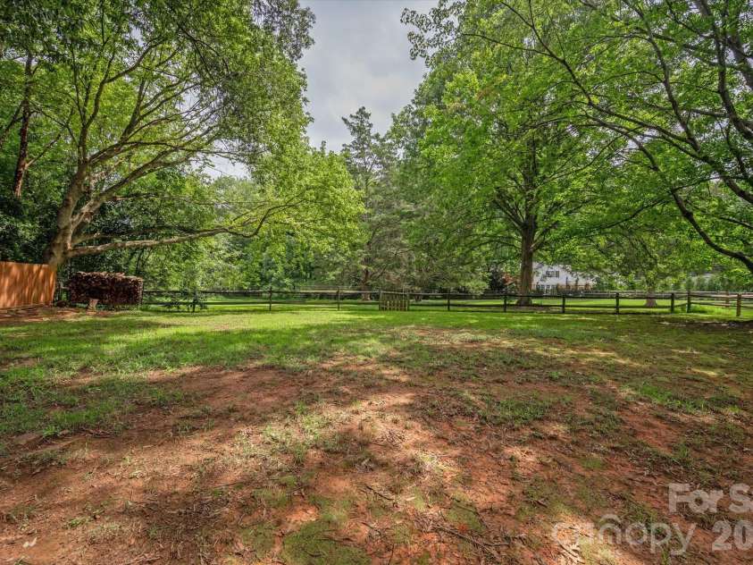 4419 Darventry Court, Charlotte, NC 28226.  MLS# CAR4403931, YatesRealty ID 43975. 