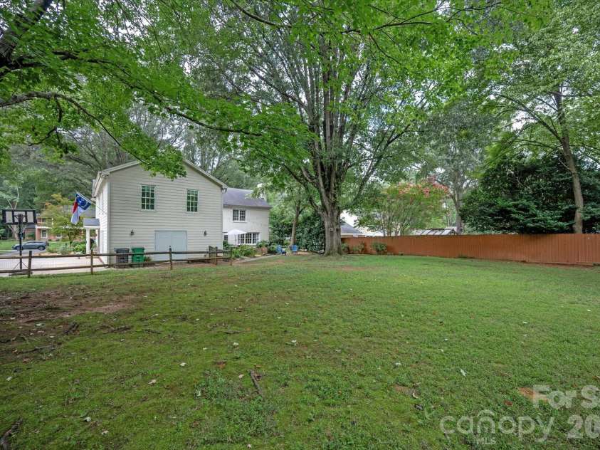 4419 Darventry Court, Charlotte, NC 28226.  MLS# CAR4403931, YatesRealty ID 43975. 