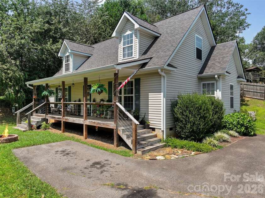 14 Folsom Drive, Candler, NC 28715.  MLS# CAR4414461, YatesRealty ID 43977. 