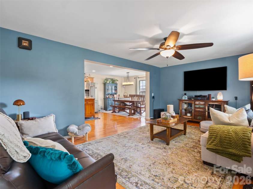 14 Folsom Drive, Candler, NC 28715.  MLS# CAR4414461, YatesRealty ID 43977. 