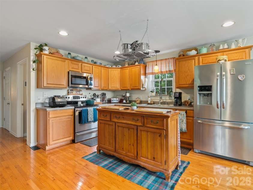 14 Folsom Drive, Candler, NC 28715.  MLS# CAR4414461, YatesRealty ID 43977. 
