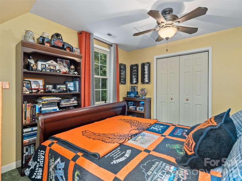 14 Folsom Drive, Candler, NC 28715.  MLS# CAR4414461, YatesRealty ID 43977. 