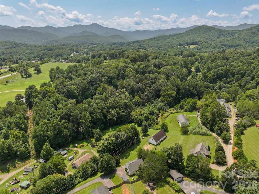14 Folsom Drive, Candler, NC 28715.  MLS# CAR4414461, YatesRealty ID 43977. 