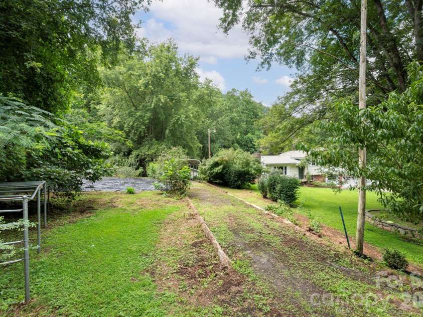 1244 Macktown Road, Sylva, NC 28779.  MLS# CAR4413495, YatesRealty ID 43978. 
