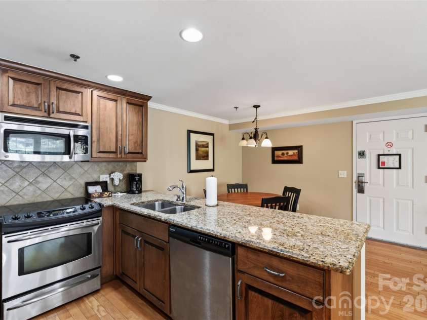 413 Bowling Park Road, Asheville, NC 28803.  MLS# CAR4414486, YatesRealty ID 43979. 