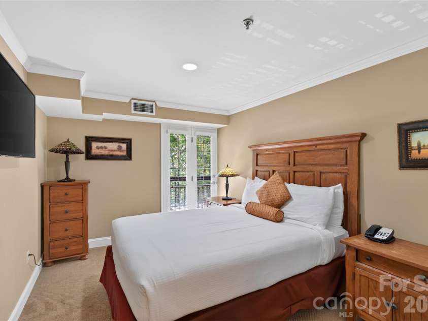 413 Bowling Park Road, Asheville, NC 28803.  MLS# CAR4414486, YatesRealty ID 43979. 