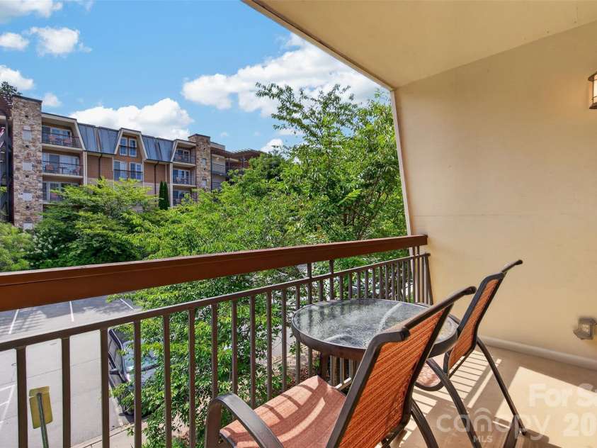 413 Bowling Park Road, Asheville, NC 28803.  MLS# CAR4414486, YatesRealty ID 43979. 