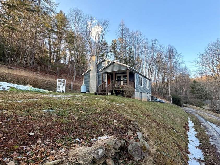 2050 Blowing Rock Boulevard, Lenoir, NC 28645.  MLS# CAR4341437, YatesRealty ID 4398. 