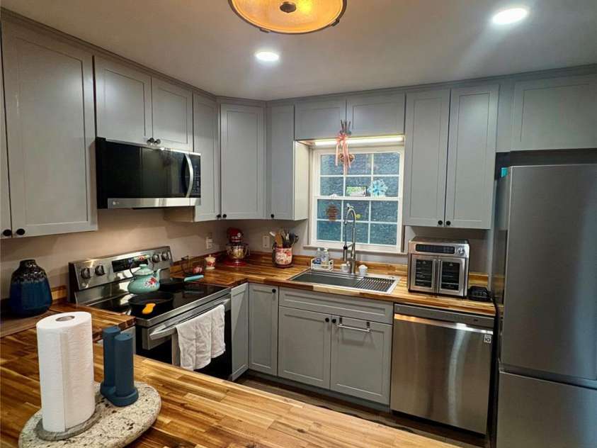 2050 Blowing Rock Boulevard, Lenoir, NC 28645.  MLS# CAR4341437, YatesRealty ID 4398. 