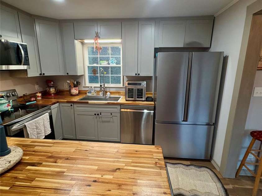 2050 Blowing Rock Boulevard, Lenoir, NC 28645.  MLS# CAR4341437, YatesRealty ID 4398. 