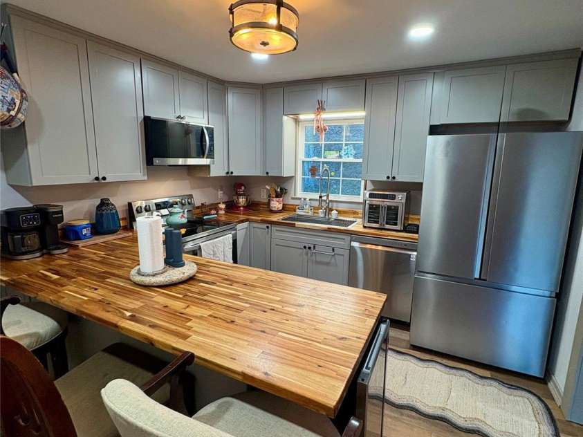 2050 Blowing Rock Boulevard, Lenoir, NC 28645.  MLS# CAR4341437, YatesRealty ID 4398. 