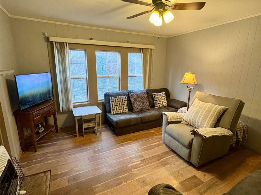 2050 Blowing Rock Boulevard, Lenoir, NC 28645.  MLS# CAR4341437, YatesRealty ID 4398. 