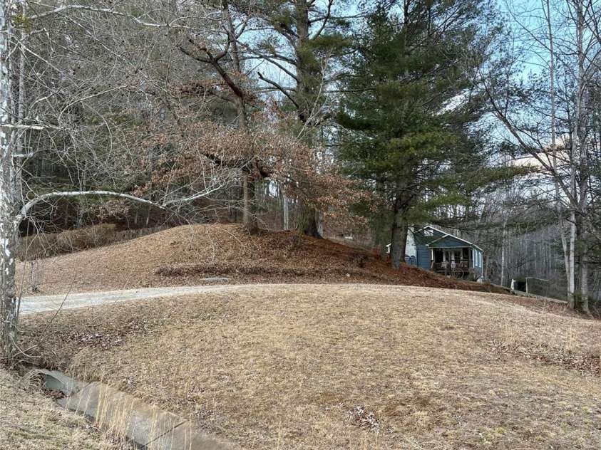 2050 Blowing Rock Boulevard, Lenoir, NC 28645.  MLS# CAR4341437, YatesRealty ID 4398. 