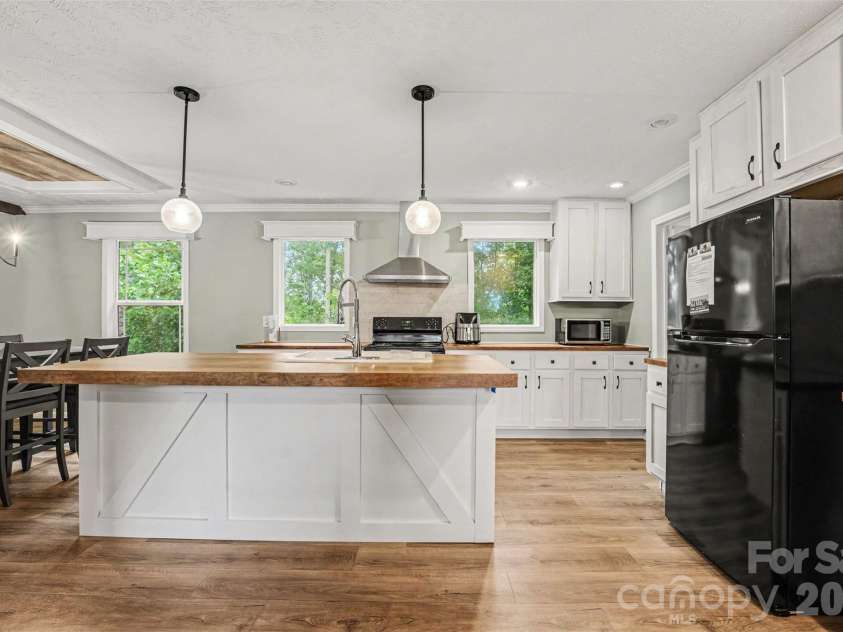 2998 Wilderness Trace, Claremont, NC 28610.  MLS# CAR4413940, YatesRealty ID 43985. Spacious Kitchen