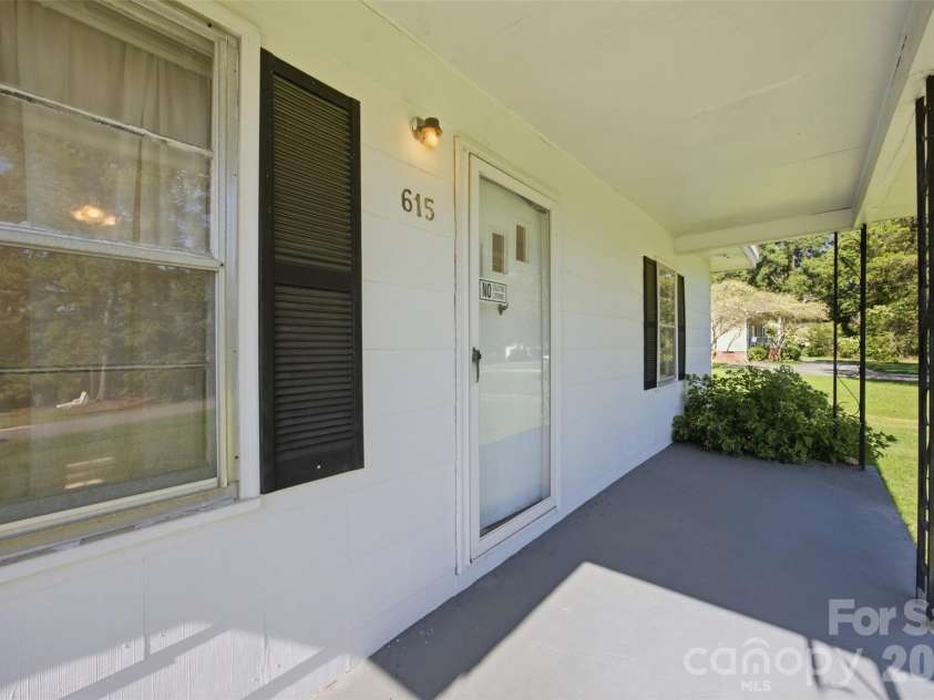 615 Westway Drive, Gastonia, NC 28054.  MLS# CAR4413841, YatesRealty ID 43987. 