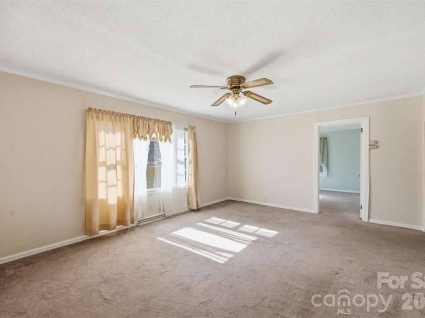 615 Westway Drive, Gastonia, NC 28054.  MLS# CAR4413841, YatesRealty ID 43987. 