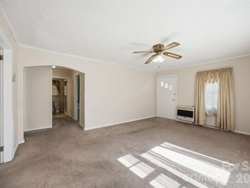 615 Westway Drive, Gastonia, NC 28054.  MLS# CAR4413841, YatesRealty ID 43987. 