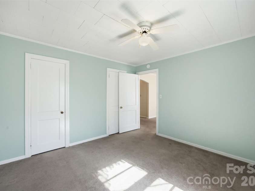 615 Westway Drive, Gastonia, NC 28054.  MLS# CAR4413841, YatesRealty ID 43987. 
