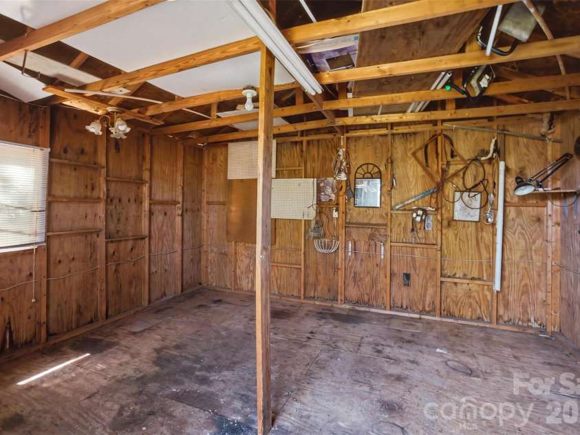 615 Westway Drive, Gastonia, NC 28054.  MLS# CAR4413841, YatesRealty ID 43987. 