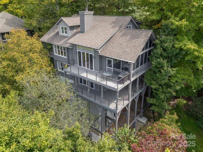 18 Wild Ivy Run, Hendersonville, NC 28739.  MLS# CAR4304370, YatesRealty ID 4399. 