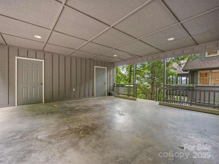 18 Wild Ivy Run, Hendersonville, NC 28739.  MLS# CAR4304370, YatesRealty ID 4399. 