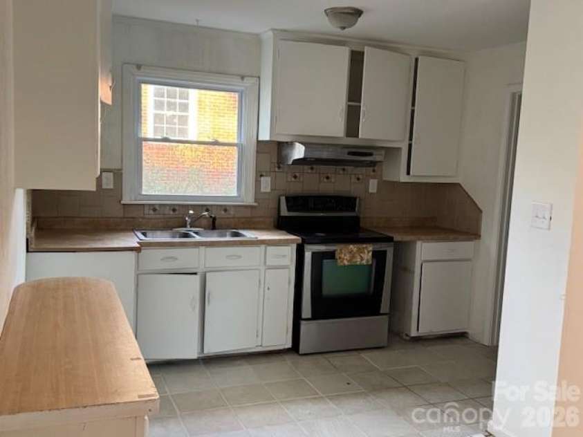 2508 Druid Hills Way, Charlotte, NC 28206.  MLS# CAR4345475, YatesRealty ID 4399. 