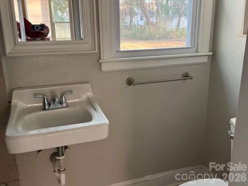 2508 Druid Hills Way, Charlotte, NC 28206.  MLS# CAR4345475, YatesRealty ID 4399. 