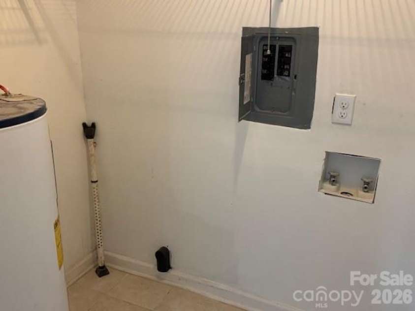 2508 Druid Hills Way, Charlotte, NC 28206.  MLS# CAR4345475, YatesRealty ID 4399. 
