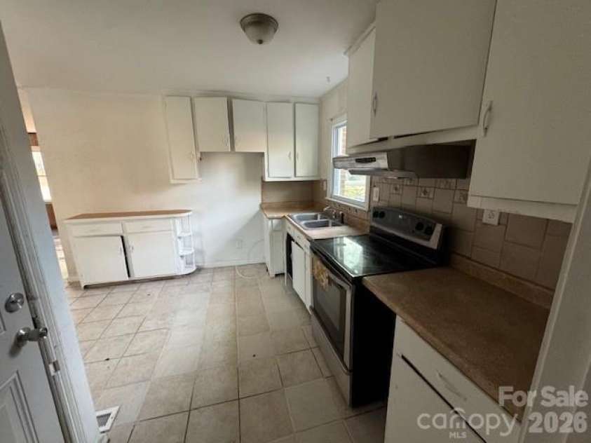 2508 Druid Hills Way, Charlotte, NC 28206.  MLS# CAR4345475, YatesRealty ID 4399. 
