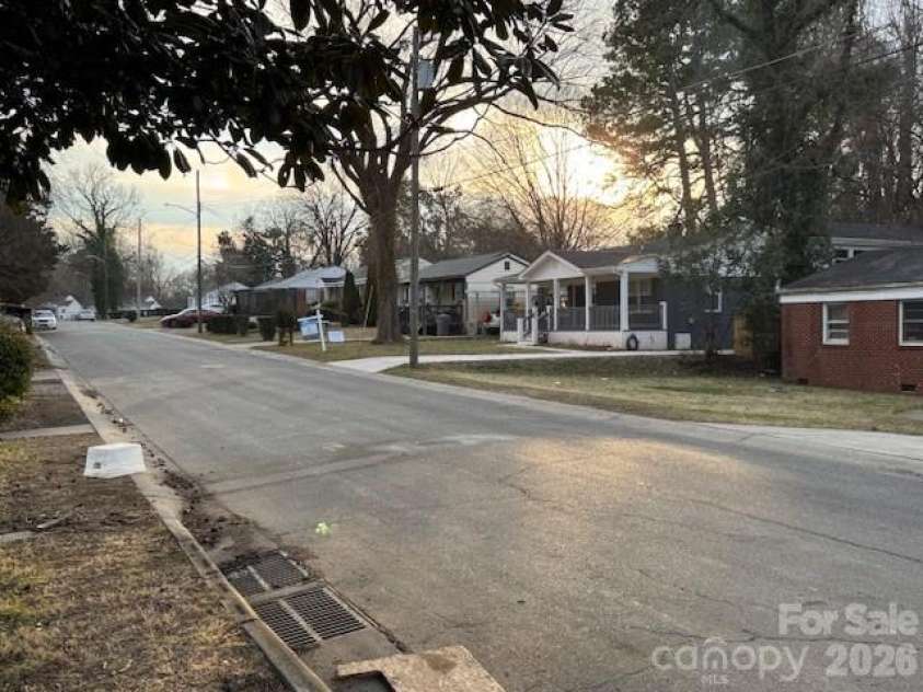2508 Druid Hills Way, Charlotte, NC 28206.  MLS# CAR4345475, YatesRealty ID 4399. 