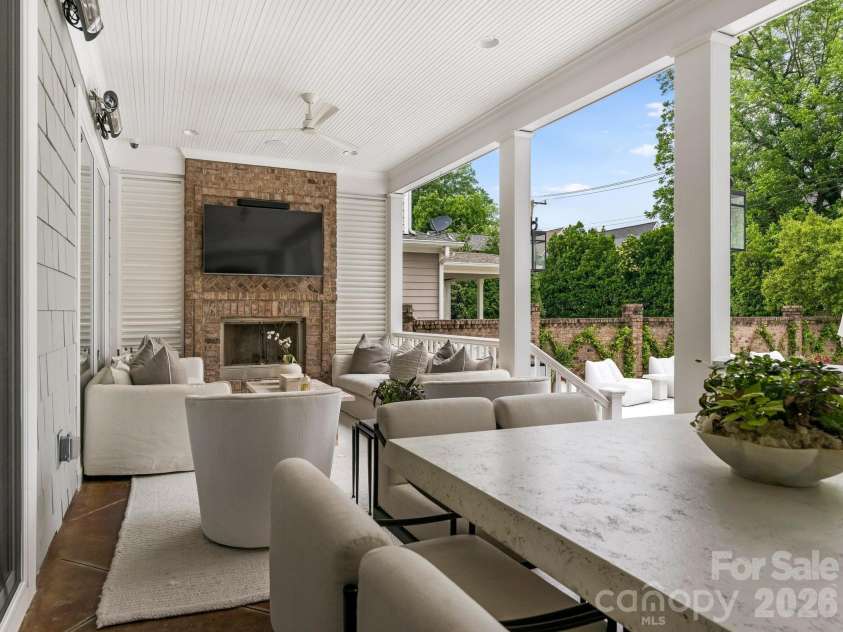 300 Plantation Place, Charlotte, NC 28209.  MLS# CAR4386127, YatesRealty ID 43992. Covered Terrace