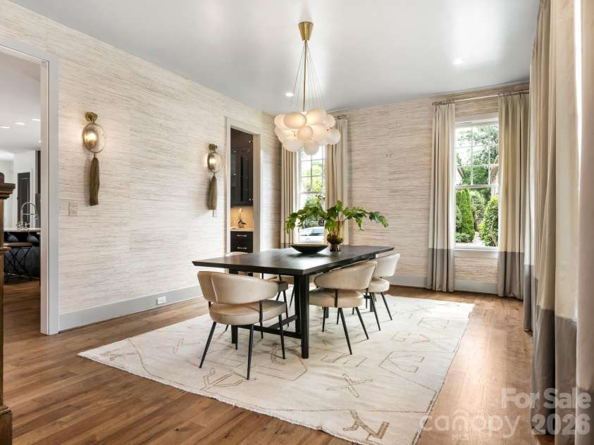 300 Plantation Place, Charlotte, NC 28209.  MLS# CAR4386127, YatesRealty ID 43992. Dining Room