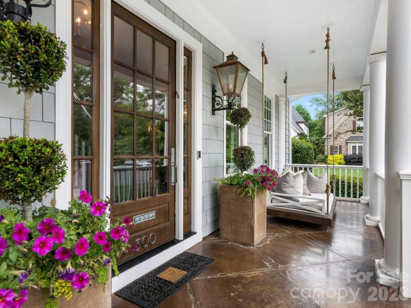 300 Plantation Place, Charlotte, NC 28209.  MLS# CAR4386127, YatesRealty ID 43992. Front Porch