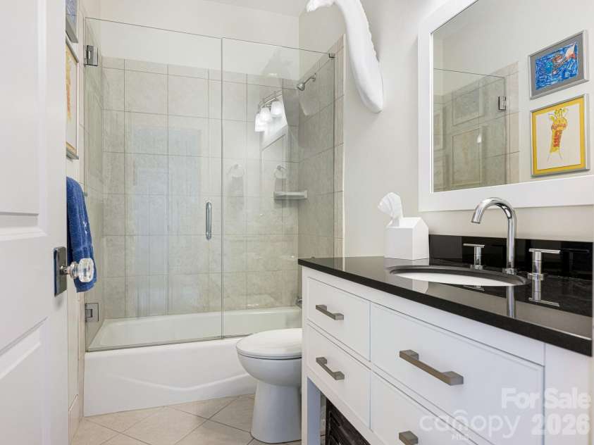 300 Plantation Place, Charlotte, NC 28209.  MLS# CAR4386127, YatesRealty ID 43992. Full Bath