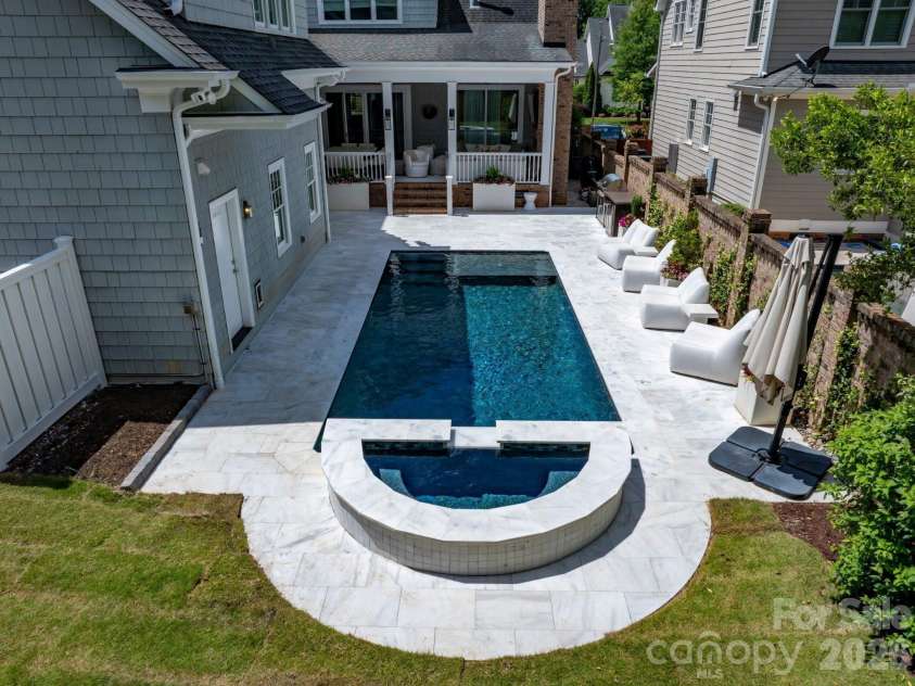 300 Plantation Place, Charlotte, NC 28209.  MLS# CAR4386127, YatesRealty ID 43992. Pool