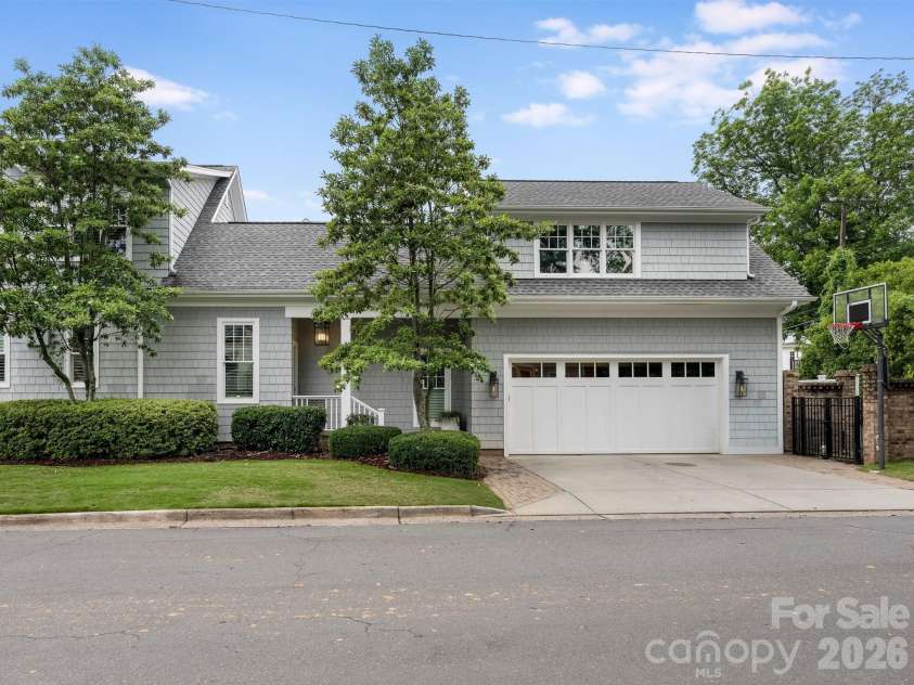 300 Plantation Place, Charlotte, NC 28209.  MLS# CAR4386127, YatesRealty ID 43992. Side Elevation