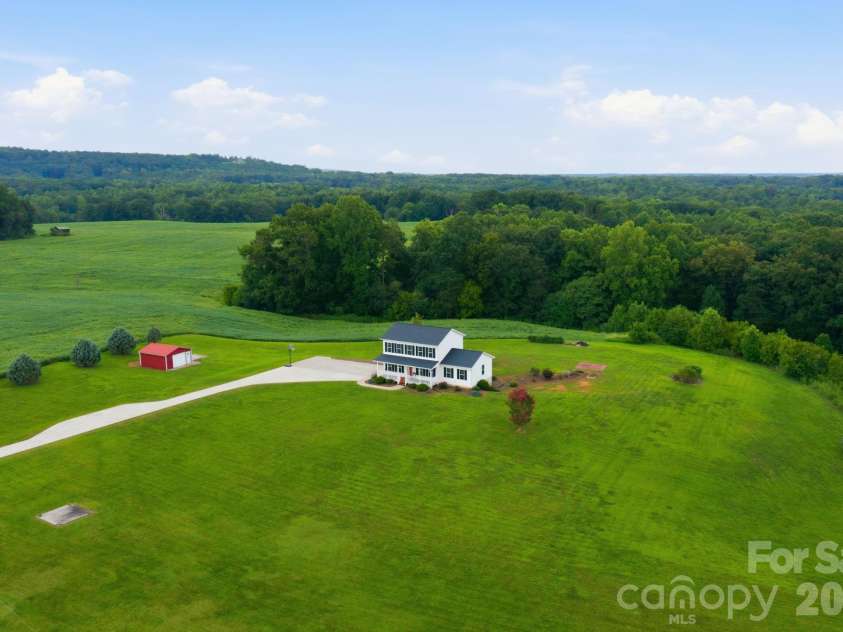 1950 Huckleberry Ridge Road, Hiddenite, NC 28636.  MLS# CAR4413318, YatesRealty ID 43994. 