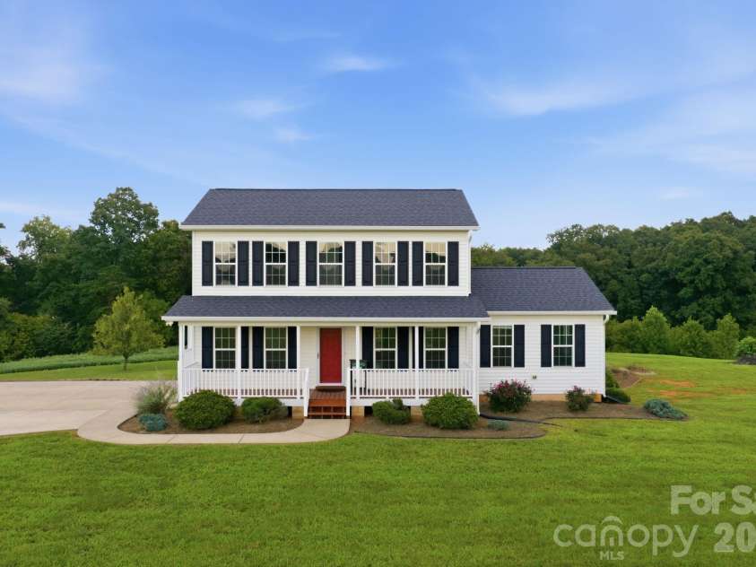 1950 Huckleberry Ridge Road, Hiddenite, NC 28636.  MLS# CAR4413318, YatesRealty ID 43994. 