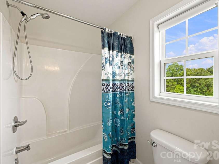 1950 Huckleberry Ridge Road, Hiddenite, NC 28636.  MLS# CAR4413318, YatesRealty ID 43994. 