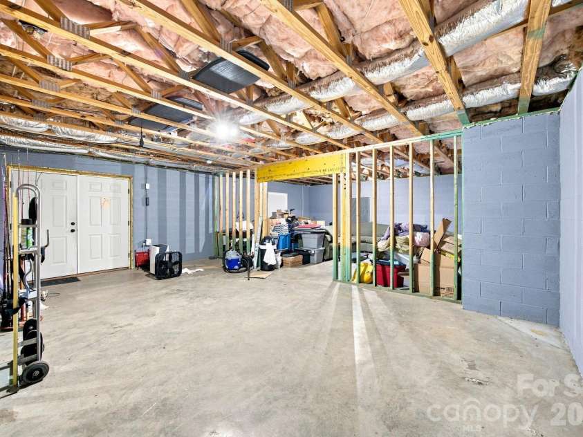 1950 Huckleberry Ridge Road, Hiddenite, NC 28636.  MLS# CAR4413318, YatesRealty ID 43994. 