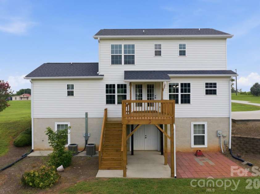 1950 Huckleberry Ridge Road, Hiddenite, NC 28636.  MLS# CAR4413318, YatesRealty ID 43994. 