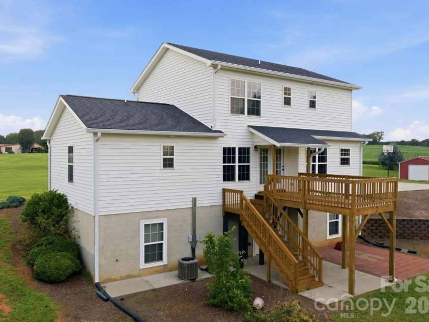 1950 Huckleberry Ridge Road, Hiddenite, NC 28636.  MLS# CAR4413318, YatesRealty ID 43994. 