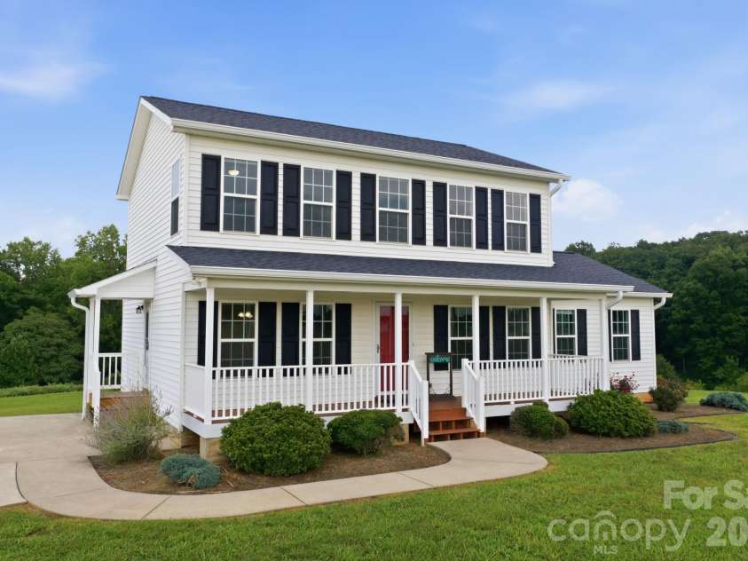 1950 Huckleberry Ridge Road, Hiddenite, NC 28636.  MLS# CAR4413318, YatesRealty ID 43994. 