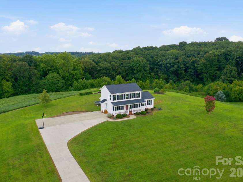 1950 Huckleberry Ridge Road, Hiddenite, NC 28636.  MLS# CAR4413318, YatesRealty ID 43994. 