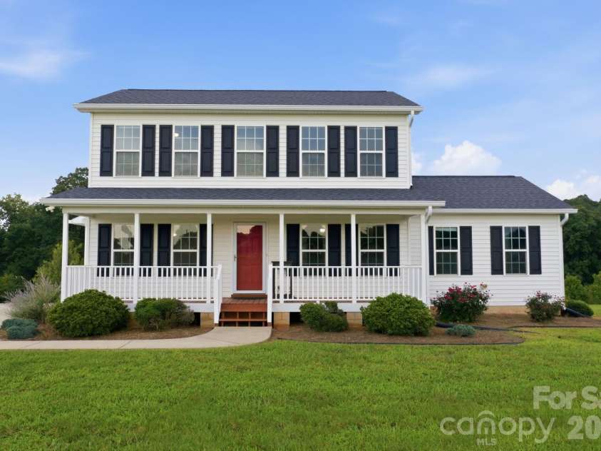 1950 Huckleberry Ridge Road, Hiddenite, NC 28636.  MLS# CAR4413318, YatesRealty ID 43994. 